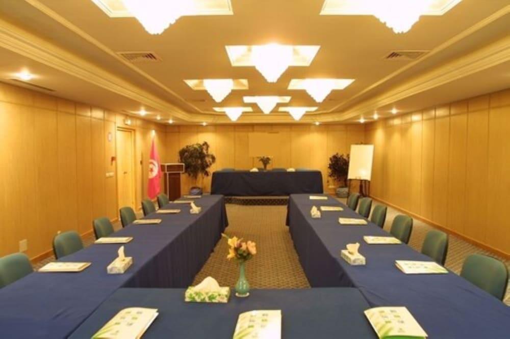 Hotel Ibn Khaldoun Tunis Exterior foto
