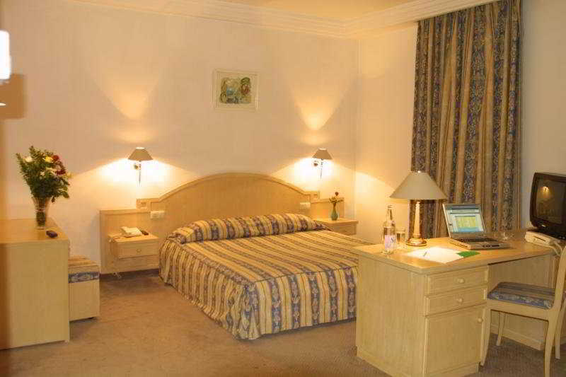 Hotel Ibn Khaldoun Tunis Cameră foto